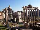 Rom Das Forum Romanum (ital. Foro Romano) war fast 1000 Jahre lang das Herz des R&ouml;mischen Reiches. Von den m&auml;chtigen Bauten sind nur noch Ruinen geblieben, doch vermitteln die &Uuml;berreste immer noch einen Eindruck von der einstigen Gr&ouml;&szlig;e Roms