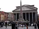 Pantheon ist das architektonisch wohl perfekteste G&auml;ude Roms. Die Mauern von Pantheon in Rom sind seit nahezu 2000 Jahren unver&auml;ndert das am besten erhaltene antike Bauwerk in Europa. Pantheon in Rom