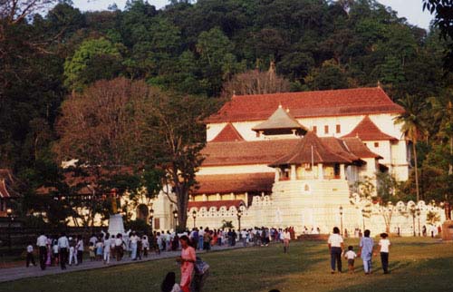 Tempel des Zahns einer Buddhareliquie in Kandy