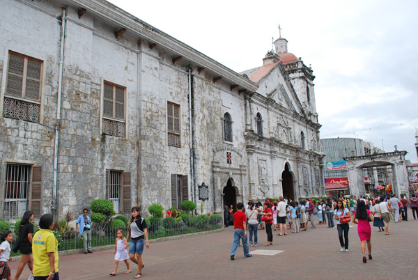 Cebu City Tour. Geschichte und Kirchen, Basilica Minore del Sto. Nino. Urlaub auf den Philippinen 